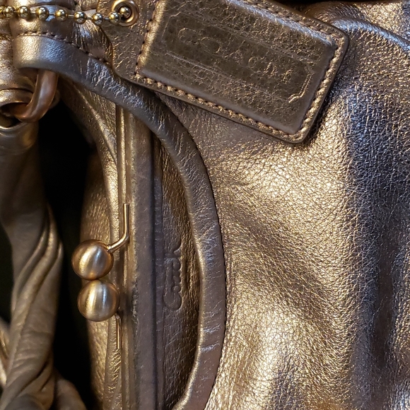 Rare coach rose gold handbag - Picture 2 of 10